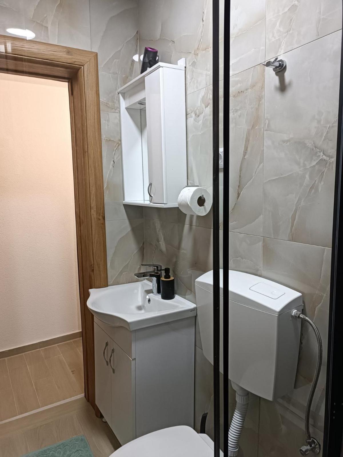 Apartmani Lena بلوزين المظهر الخارجي الصورة