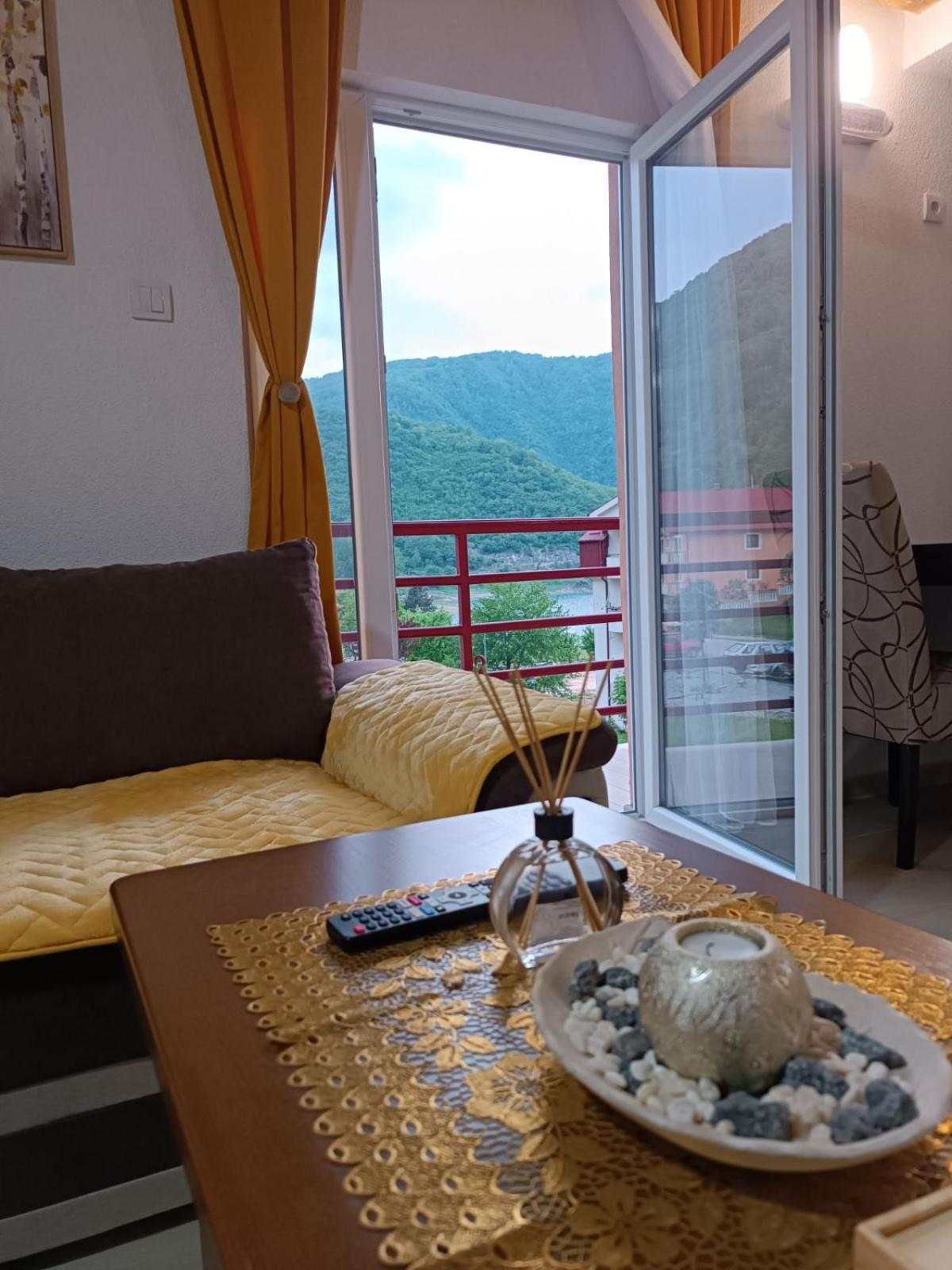 Apartmani Lena بلوزين المظهر الخارجي الصورة